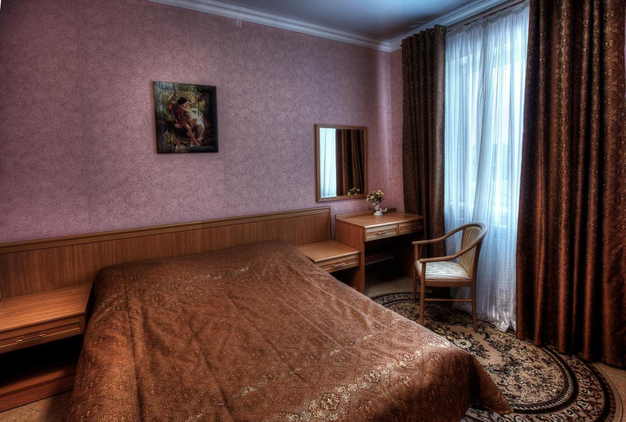 Dvoryanskoye Gnezdo Hotel Smolensk Ruang foto